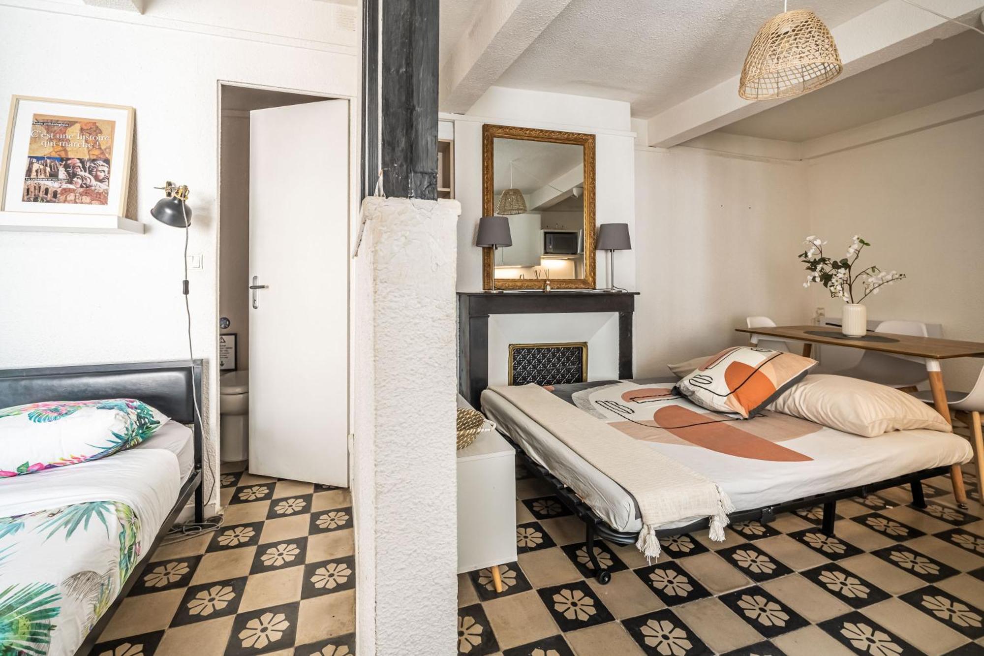 Charmant Studio Rue Droite Нарбонна Экстерьер фото